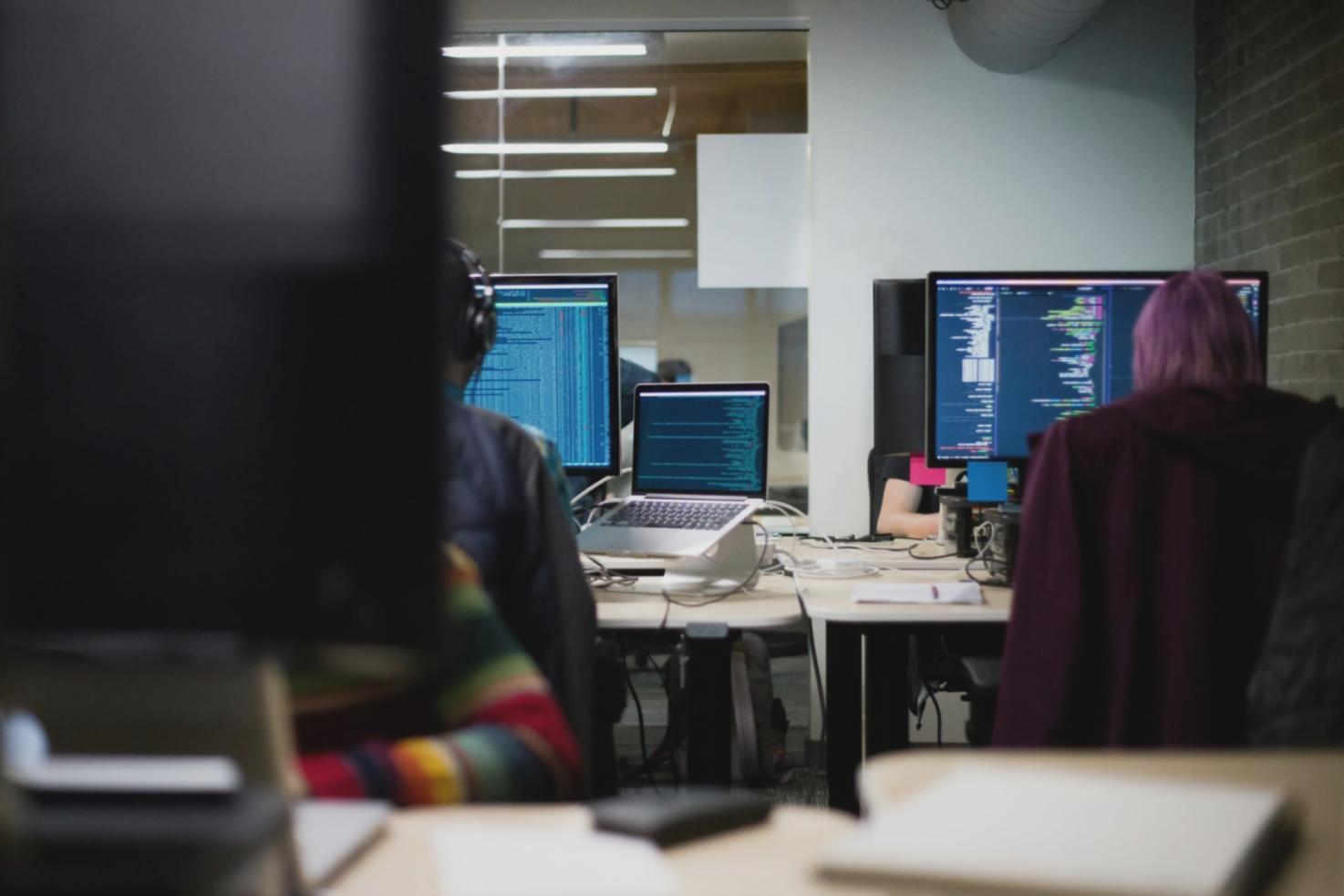 Interaktive Online-Lernumgebung für Front-End Design mit modernen Projekten und praktischen Übungen