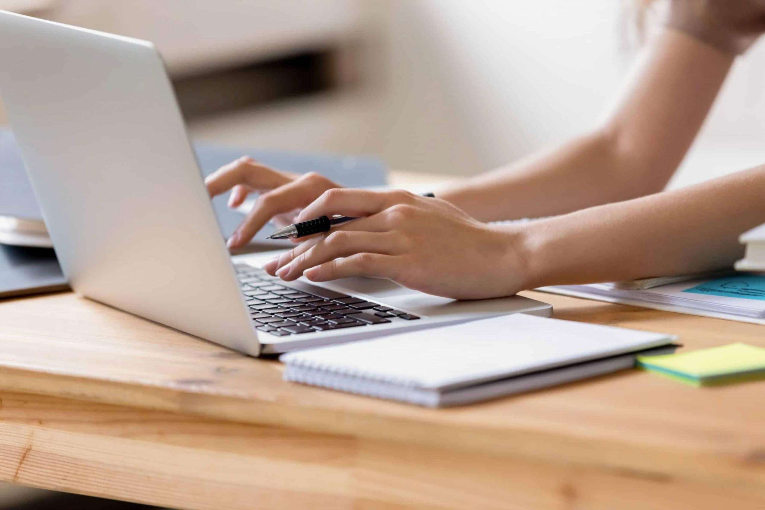 Code-Editor mit Echtzeit-Vorschau